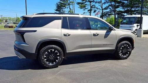 Sandstone Gray 2026 Chevrolet Traverse AWD Z71