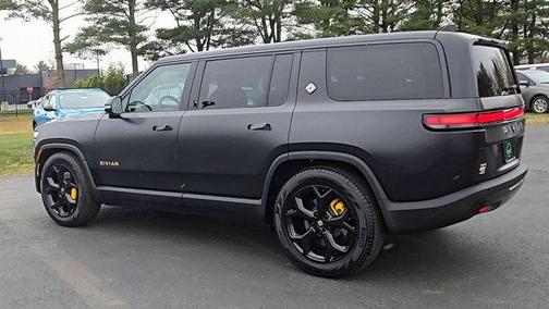 2023 Rivian R1S Adventure