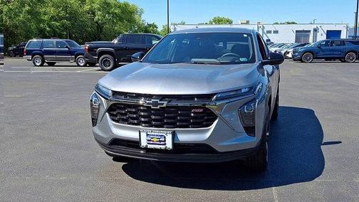 Sterling Gray Metallic 2026 Chevrolet Trax FWD 1RS