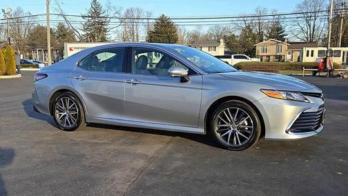 2023 Toyota Camry Hybrid XLE