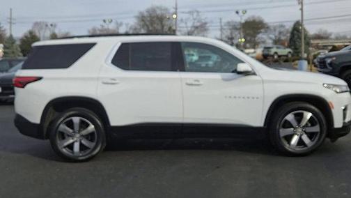 2023 Chevrolet Traverse LT Leather