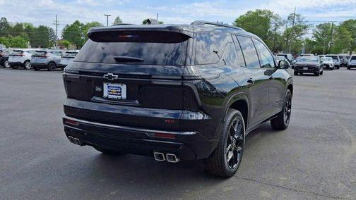 Mosaic Black Metallic 2026 Chevrolet Traverse RS