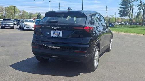 Mosaic Black Metallic 2027 Chevrolet Bolt LT