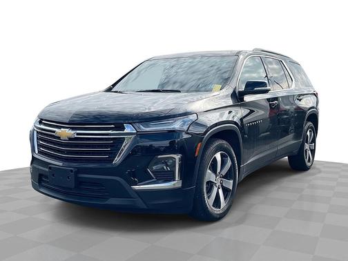 Mosaic Black Metallic 2023 Chevrolet Traverse LT Leather