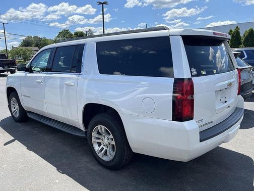 Iridescent Pearl Tricoat 2018 Chevrolet Suburban LT