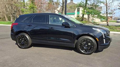 Stellar Black Metallic 2019 Cadillac XT5 Luxury