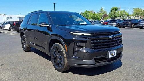 Mosaic Black Metallic 2026 Chevrolet Traverse LT