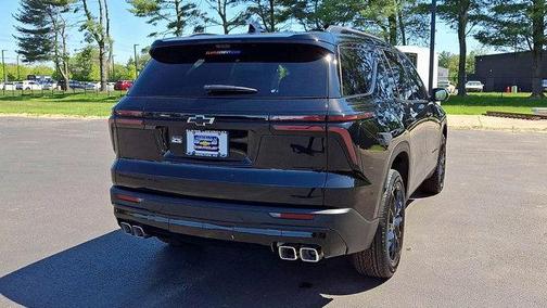 Mosaic Black Metallic 2026 Chevrolet Traverse LT