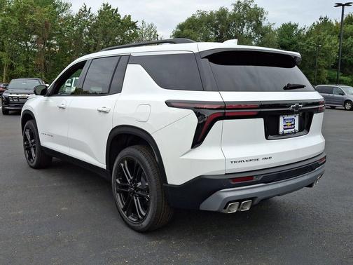 Summit White 2027 Chevrolet Traverse LT
