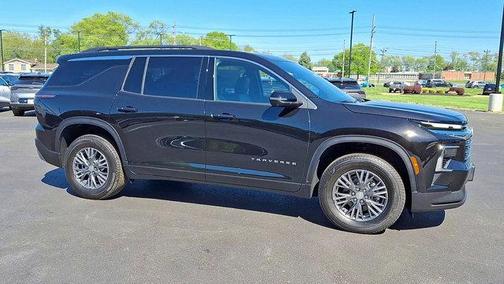 Mosaic Black Metallic 2026 Chevrolet Traverse LT