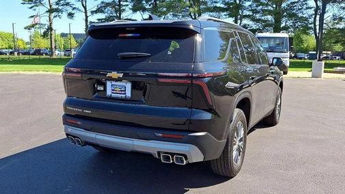 Mosaic Black Metallic 2026 Chevrolet Traverse LT