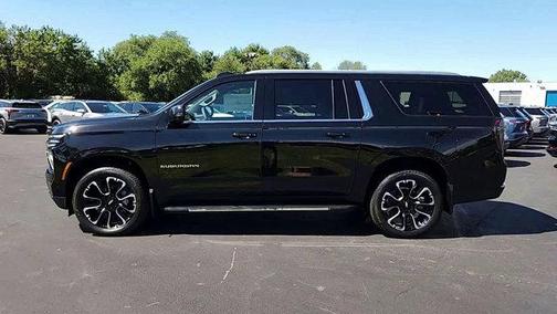 2025 Chevrolet Suburban LT