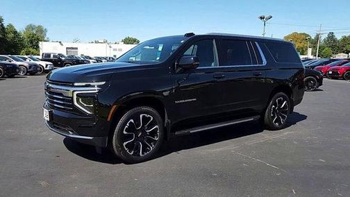 2025 Chevrolet Suburban LT