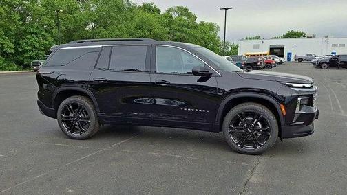 Mosaic Black Metallic 2026 Chevrolet Traverse LT