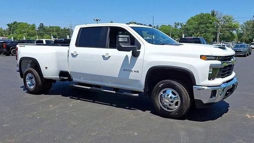 2025 Chevrolet Silverado 3500 LT