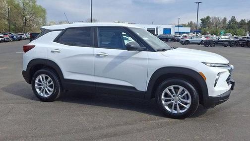 Summit White 2026 Chevrolet Trailblazer LS