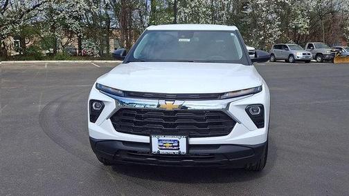 Summit White 2026 Chevrolet Trailblazer LS