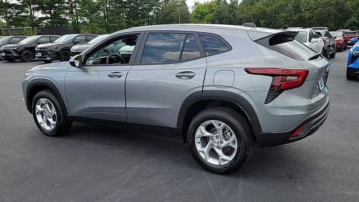 2025 Chevrolet Trax LS