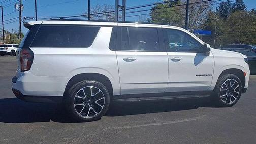 Iridescent Pearl Tricoat 2022 Chevrolet Suburban RST
