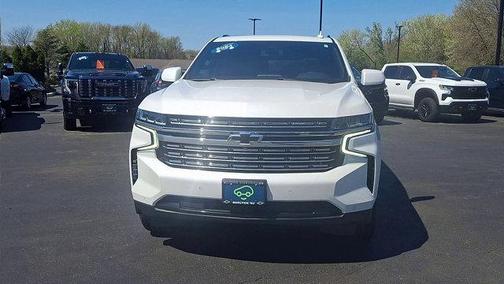 Iridescent Pearl Tricoat 2022 Chevrolet Suburban RST
