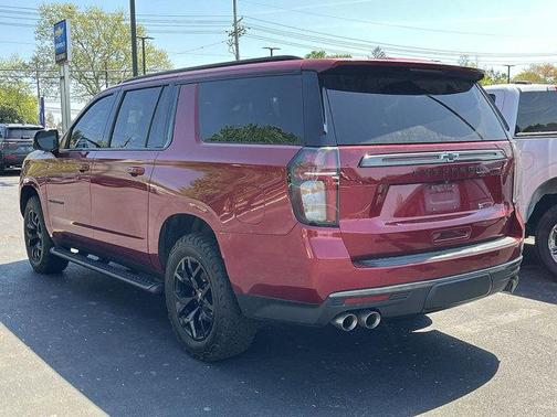Cherry Red Tintcoat 2022 Chevrolet Suburban 4WD Z71