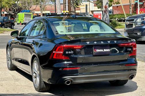 2019 Volvo S60 T5 Momentum