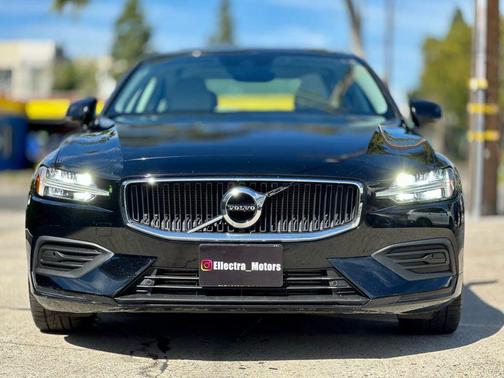 2019 Volvo S60 T5 Momentum