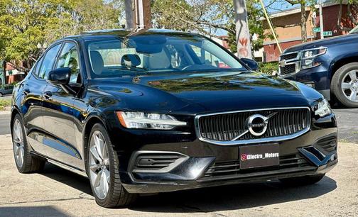 2019 Volvo S60 T5 Momentum