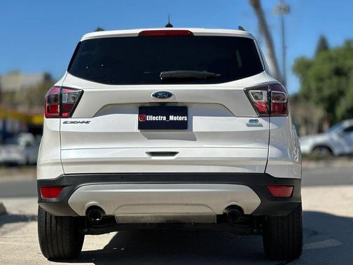 White 2017 Ford Escape SE