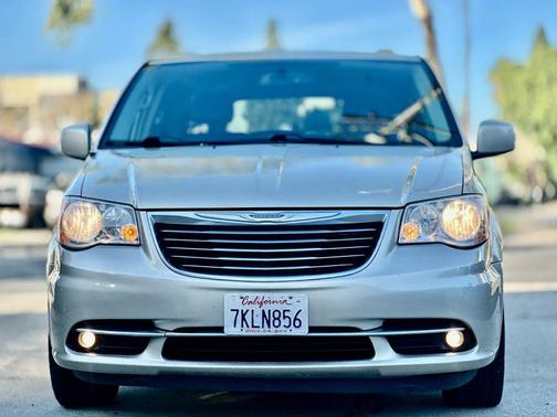 2014 Chrysler Town & Country Touring