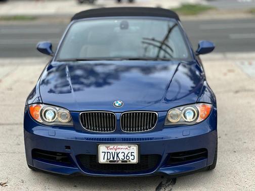 2011 BMW 135 135i Convertible 2D