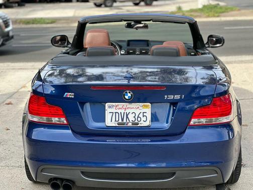 2011 BMW 135 135i Convertible 2D