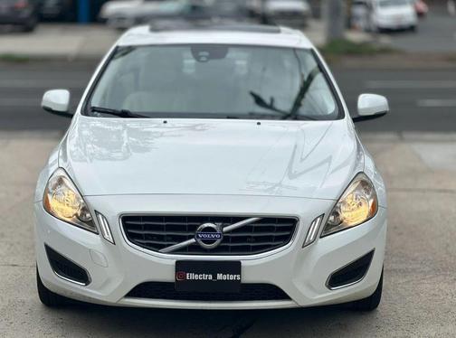 Ice White 2012 Volvo S60 T5