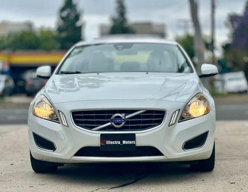 Ice White 2012 Volvo S60 T5