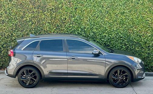 Platinum Graphite 2018 Kia Niro EX