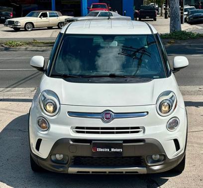 Bianco (White) 2017 FIAT 500L Trekking