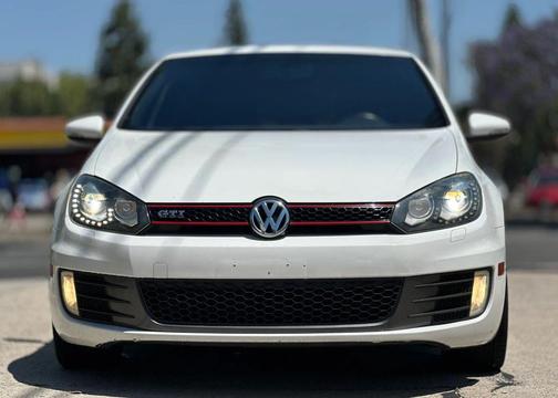 Candy White 2013 Volkswagen GTI Driver's Edition