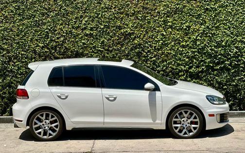 Candy White 2013 Volkswagen GTI Driver's Edition