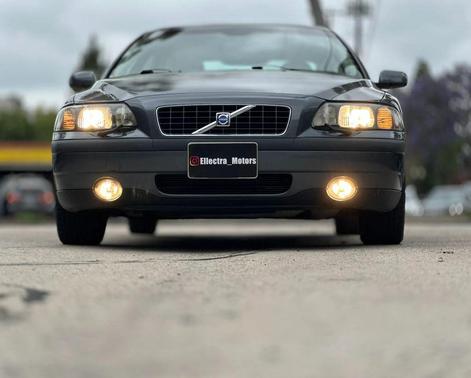 Titanium Gray Metallic 2004 Volvo S60 2.4T