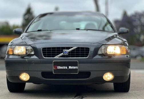 Titanium Gray Metallic 2004 Volvo S60 2.4T