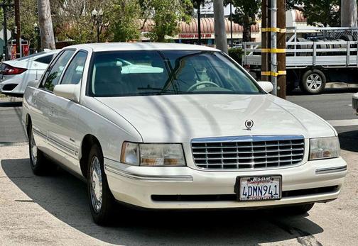 1999 Cadillac DeVille Base