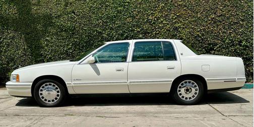 1999 Cadillac DeVille Base