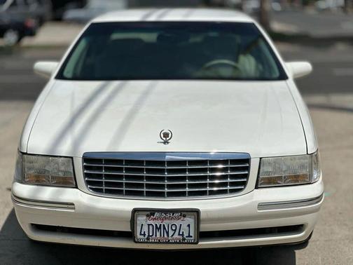 1999 Cadillac DeVille Base