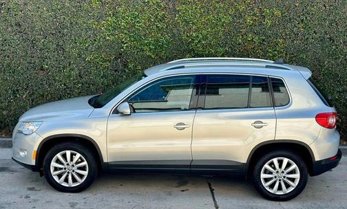 2011 Volkswagen Tiguan SE