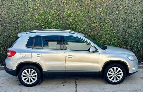 2011 Volkswagen Tiguan SE