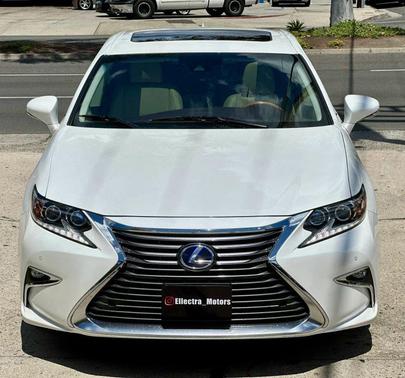 2018 Lexus ES 300h Base