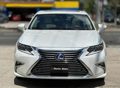 2018 Lexus ES 300h Base