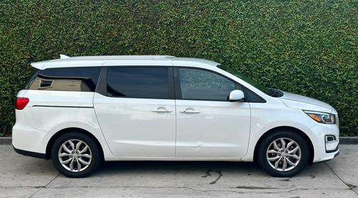 Snow White Pearl 2019 Kia Sedona EX