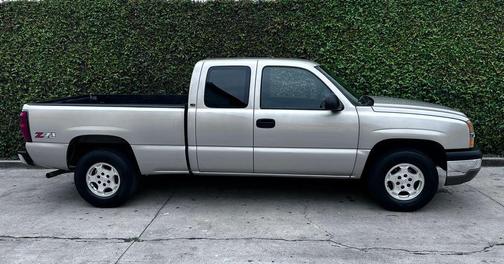 Gold 2004 Chevrolet Silverado 1500 LS Extended Cab