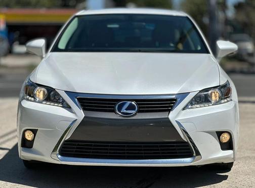 White 2016 Lexus CT 200h Base